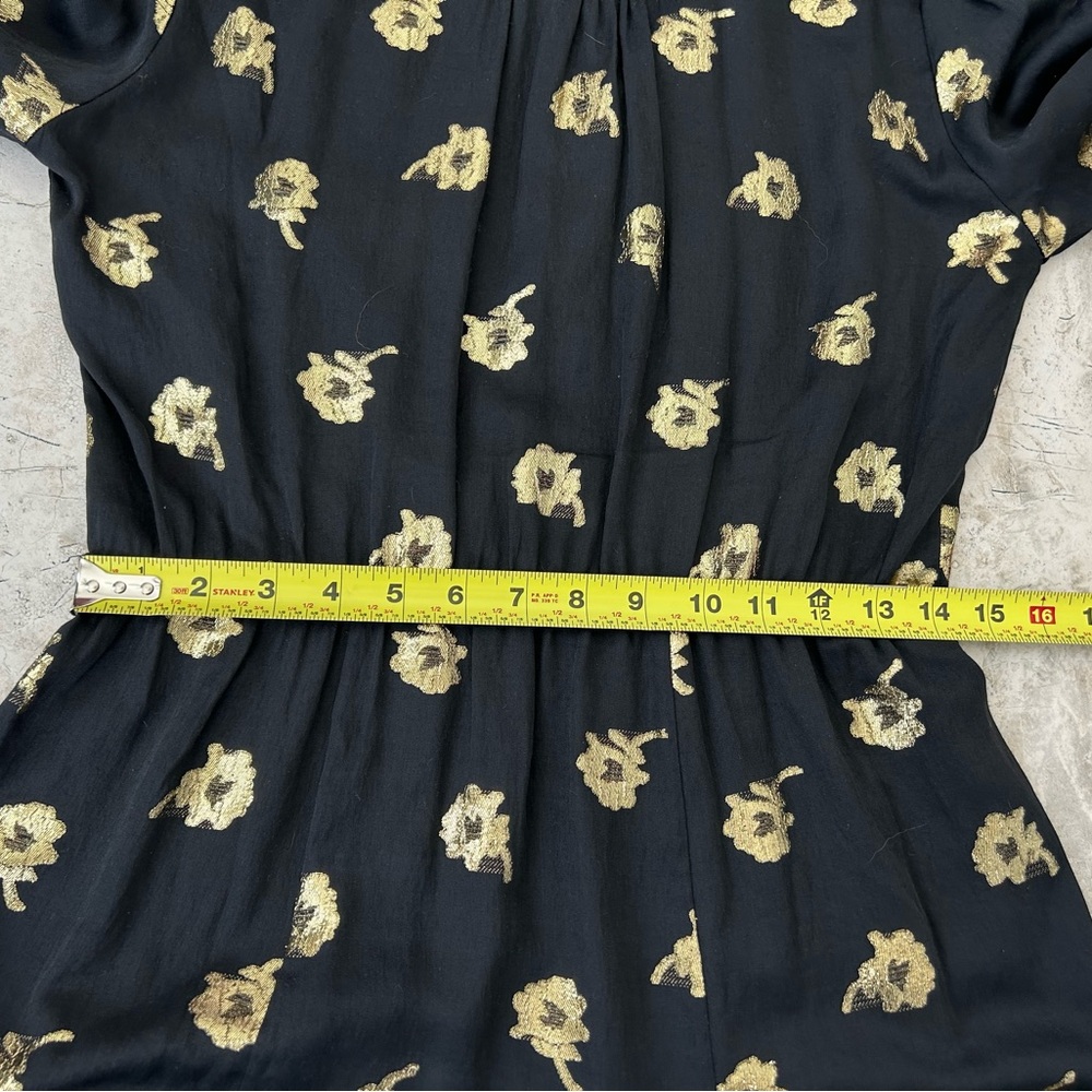 Warm NY Ladyland Maxi Dress
Black Metallic Gold
Long Sleeve
Size 1 Small
$575 - Picture 12 of 13